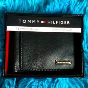 Tommy hilfiger men's wallet